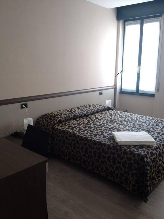 Locanda San Fiorenzo Fiorenzuola d'Arda Luaran gambar