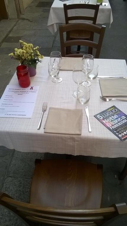 Locanda San Fiorenzo Fiorenzuola d'Arda Luaran gambar
