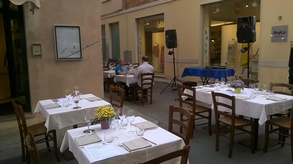 Locanda San Fiorenzo Fiorenzuola d'Arda Luaran gambar