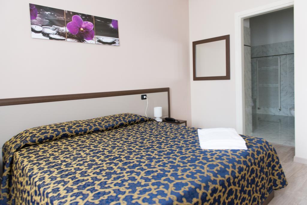 Locanda San Fiorenzo Fiorenzuola d'Arda Bilik gambar