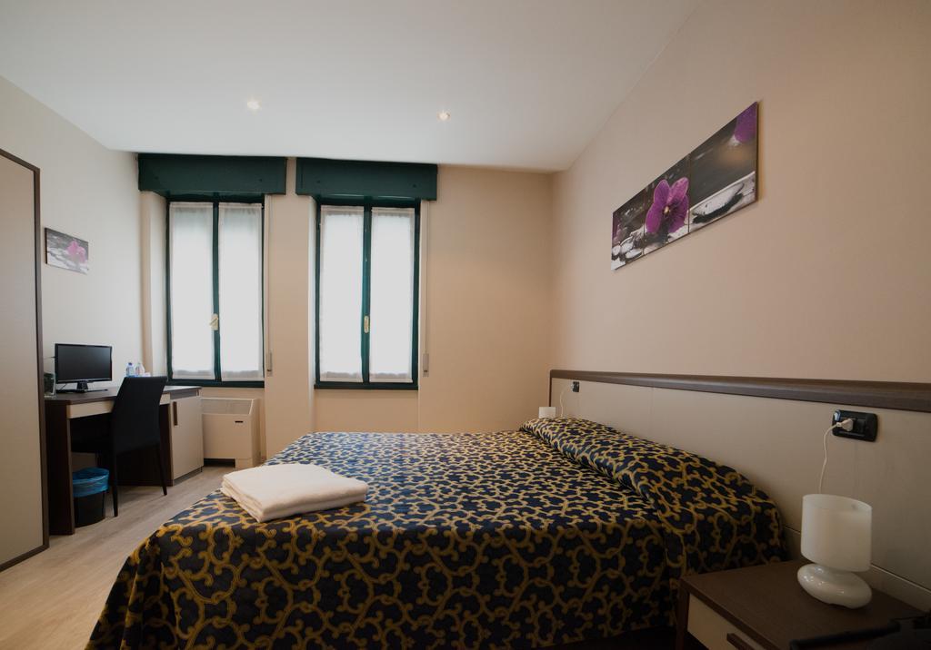 Locanda San Fiorenzo Fiorenzuola d'Arda Luaran gambar