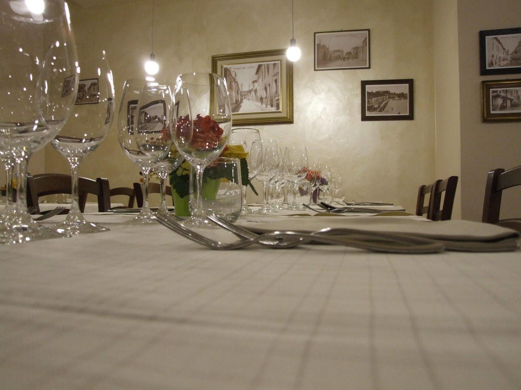 Locanda San Fiorenzo Fiorenzuola d'Arda Luaran gambar