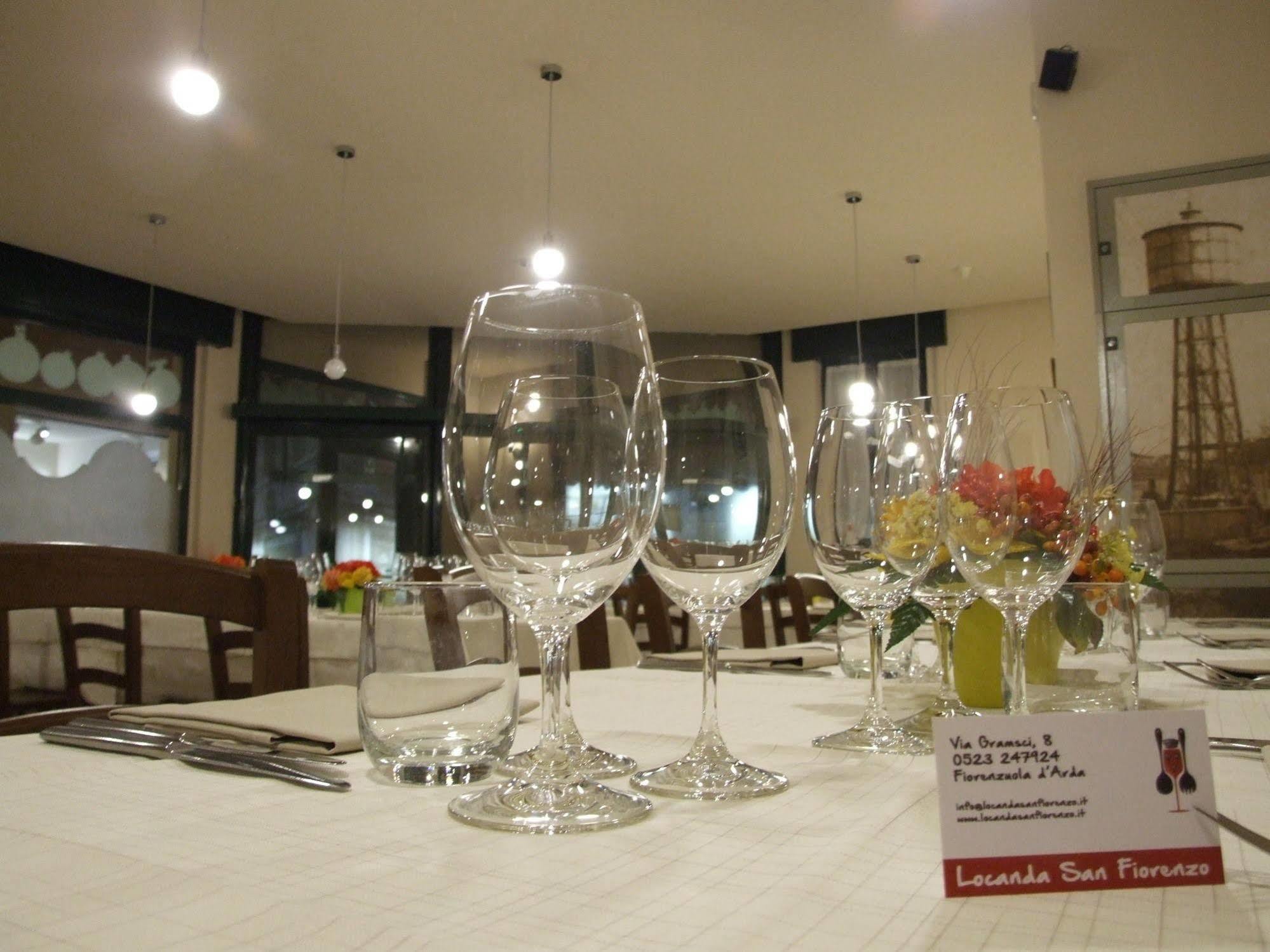 Locanda San Fiorenzo Fiorenzuola d'Arda Luaran gambar