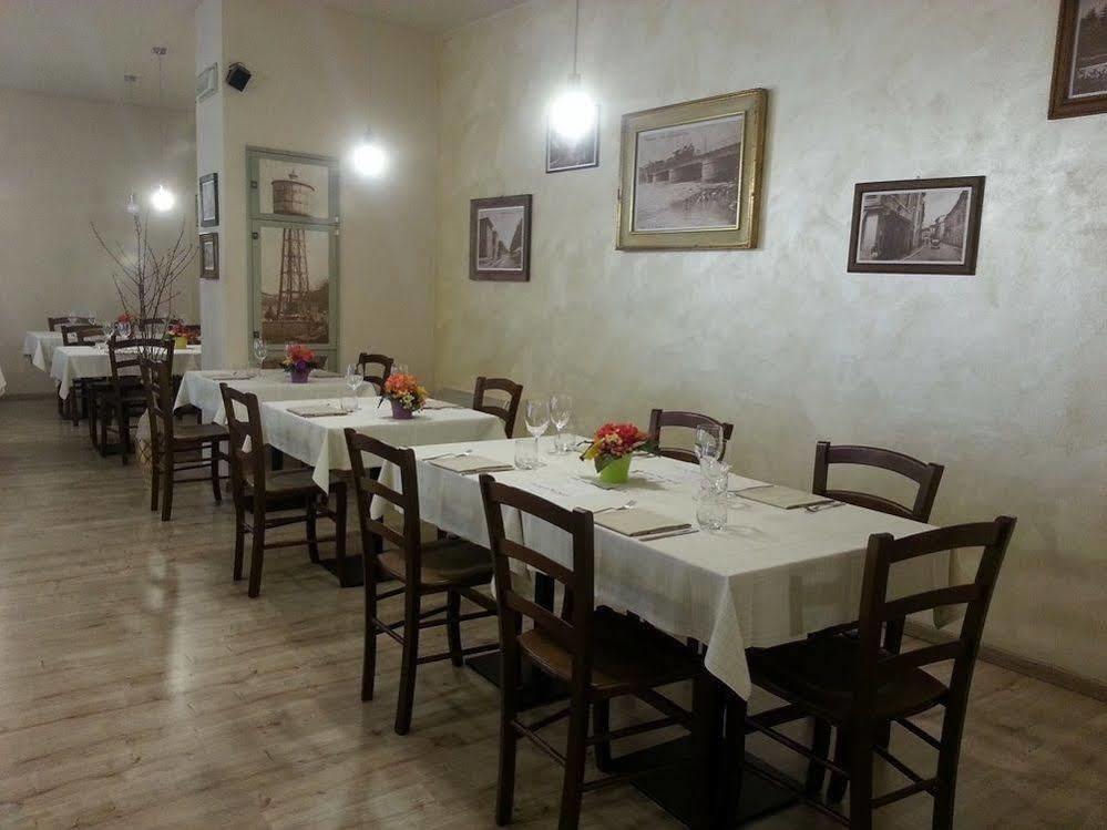 Locanda San Fiorenzo Fiorenzuola d'Arda Luaran gambar